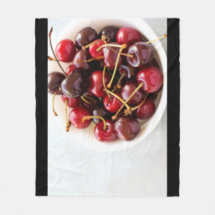 Schüssel mit Kirschen Fleecedecke