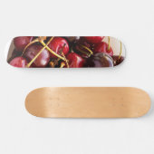 Schüssel mit Kirschen Skateboard (Horizontal)
