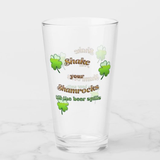 Schütteln Sie Ihre Kleeblätter, bis das Bier versc Glas (Vorderseite)