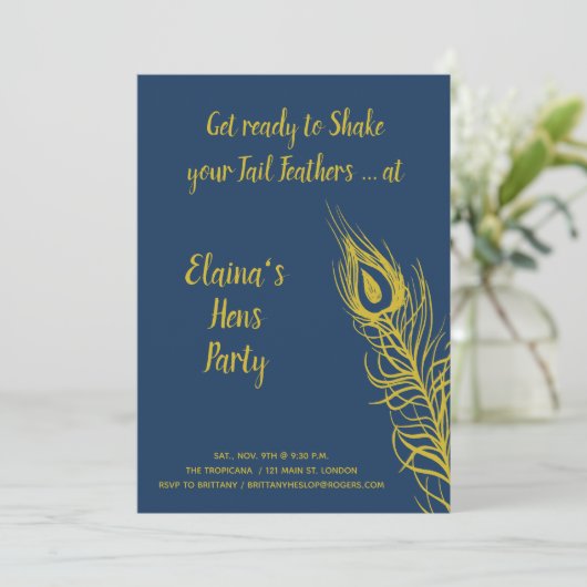 Schütteln Sie Ihren Schwanz Feathers Hens Party ge Einladung (Stehend Vorderseite)
