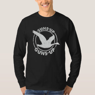 Schüttelt die Waffen hoch, die Jagd auf den Gänsej T-Shirt