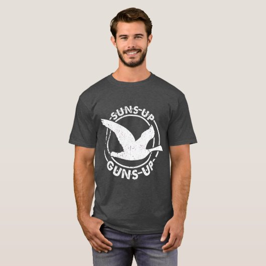 Schüttelt die Waffen hoch, die Jagd auf den Gänsej T-Shirt (Vorne ganz)