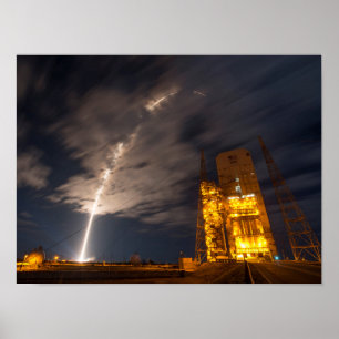 Schutz des Cygnus-Frachtschiffs bei der Mission be Poster