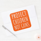 Schutz von Kindern, nicht Waffen - Ende der Gewalt Quadratischer Aufkleber (Umschlag)