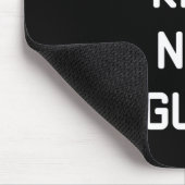 Schutz von Kindern ohne Kanonen Mousepad (Ecke)