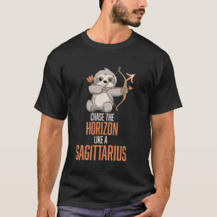 Schütze Tierkreiszeichen Faultier jagt den Horizon T-Shirt