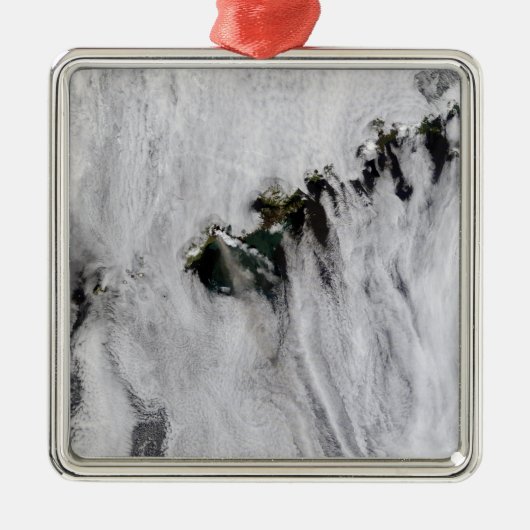 Schwaden aus dem Okmok-Vulkan, Aleusien Silbernes Ornament (Vorne)