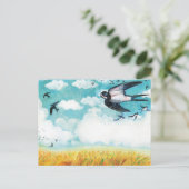Schwalben, die über Weizenfeld fliegen Postkarte (Stehend Vorderseite)