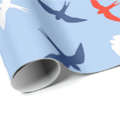 Schwalben Vögel Sky Flugmuster Blaues Weiß Geschenkpapier (Rolleneckpunkt)