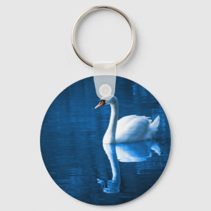 Schwan auf blauem Wasser Schlüsselanhänger