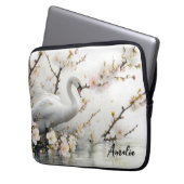 Schwan und Blütensee in Aquarell Laptopschutzhülle (Vorderseite Links)