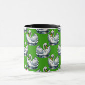 Schwan-Vögel Musterdesign auf Grün Tasse (Zentrum)