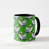 Schwan-Vögel Musterdesign auf Grün Tasse (VorderseiteRechts)