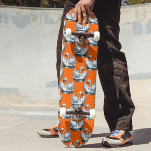 Schwan-Vögel Musterdesign auf Orange Skateboard