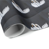 Schwäne bei Nacht Gemälde von Alfred Fox Geschenkpapier (Rolleneckpunkt)