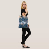 Schwäne, Fische, Blume, Volksmuster. Tasche (Am Model)