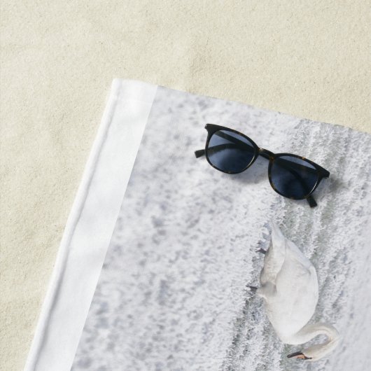 Schwäne im Winter schneeelegant weiß grau Strandtuch (Beispiel)