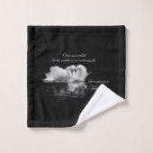 Schwäne in der Liebe Badhandtuch Set (Waschlappen)