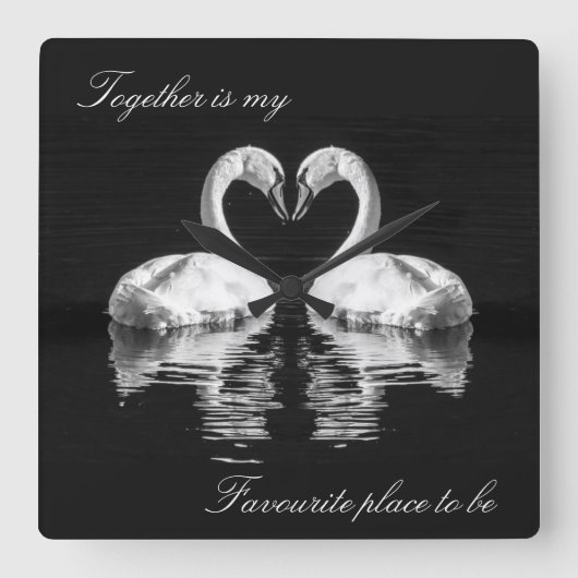 Schwäne in der Liebe Quadratische Wanduhr (Vorderseite)