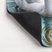 Schwanenmutter mit Küken Mousepad (Ecke)