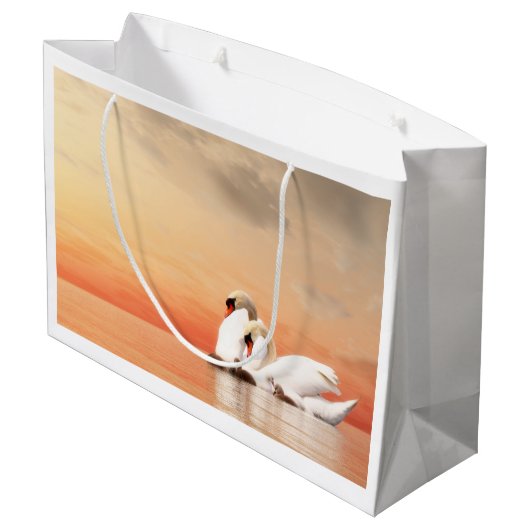 Schwanfamilie Große Geschenktüte (Rückseite Schrägansicht)