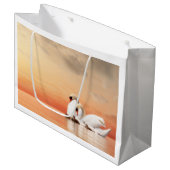 Schwanfamilie Große Geschenktüte (Vorderseite Schrägansicht)