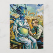 Schwangere Alien Ärztin besucht Weizenfeld Postkarte (Vorderseite)