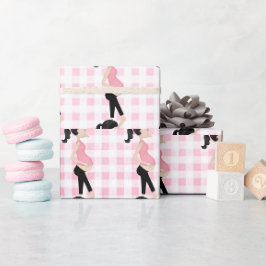 Schwangere Mama auf rosa Gingham Geschenkpapier
