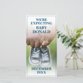 Schwangerschaftsankündigung mit Kinderschuhen (Stehend Vorderseite)