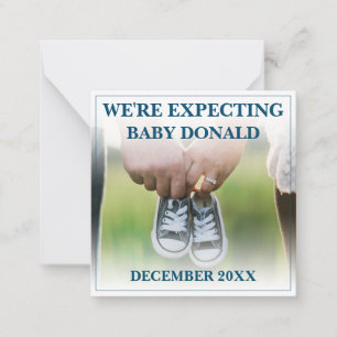 Schwangerschaftsankündigung mit Kinderschuhen Mitteilungskarte