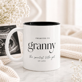 Schwangerschaftsankündigungsgeschenk für Oma Zweifarbige Tasse