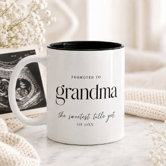 Schwangerschaftsankündigungsgeschenk für Oma Zweifarbige Tasse