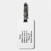 Schwarm von Schmetterlingen mit farbigen Streifen Gepäckanhänger (Rückseite vertikal)