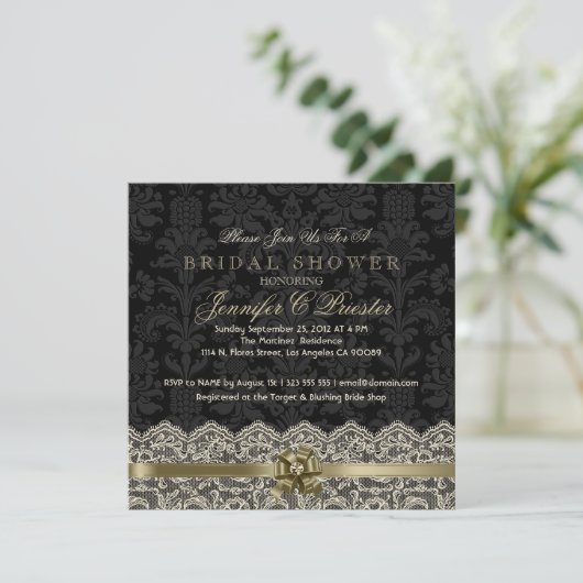 Schwarz & Antikes Weißes Spitzen Brautparty laden  Einladung (Stehend Vorderseite)