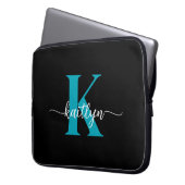 Schwarz-Aquamarin-Monogramm Laptopschutzhülle (Vorderseite Links)