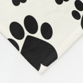 Schwarz auf Off-White Heart Paw Print Fleecedecke (Ecke)