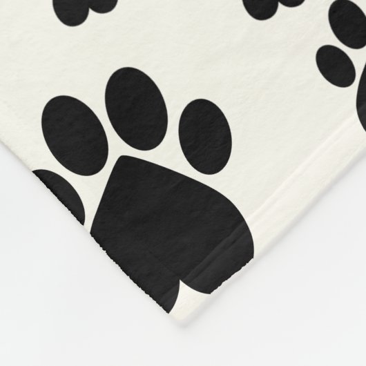 Schwarz auf Off-White Heart Paw Print Fleecedecke (Ecke)