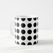 Schwarz auf weiße große horizontale Polka-Punkte Kaffeetasse (Vorderseite Links)