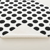 Schwarz auf weiße große horizontale Polka-Punkte Sherpadecke (3/4)