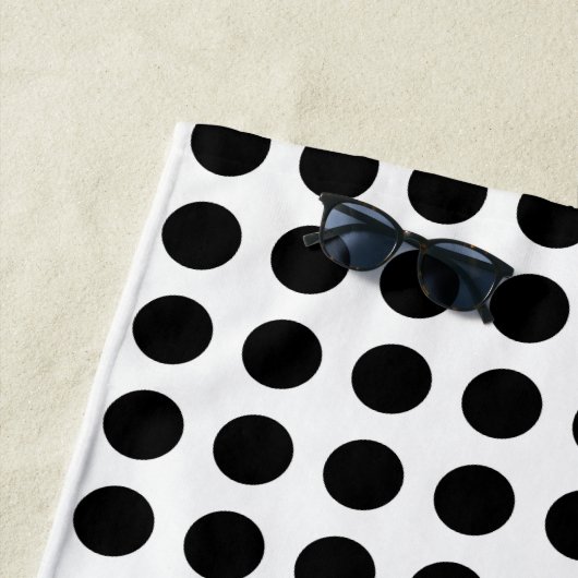 Schwarz auf weiße große horizontale Polka-Punkte Strandtuch (Beispiel)