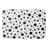 Schwarz auf weißem Polka-Dot-Muster Badematte (Vorderseite)