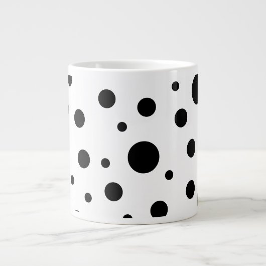 Schwarz auf weißem Polka-Dot-Muster Jumbo-Tasse (Vorderseite)