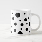 Schwarz auf weißem Polka-Dot-Muster Jumbo-Tasse (Rechts)