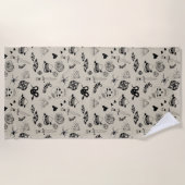Schwarz & Beige Hand Dragezeichnetes Tattoo-Muster Strandtuch (Vorderseite)