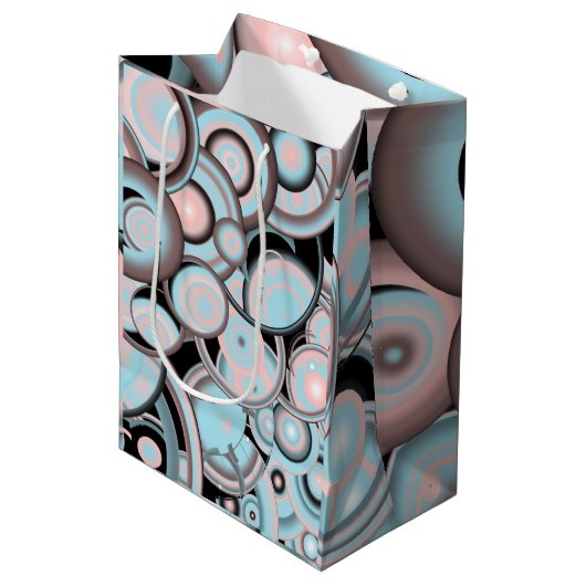 Schwarz-Blau-Mocha-Rosa-Farbkreis Mittlere Geschenktüte (Vorderseite Schrägansicht)