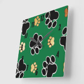 Schwarz-bräunliche Hundekuchen Quadratische Wanduhr (Winkel)