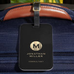 Schwarz-Bürstengoldmonogramm Gepäckanhänger<br><div class="desc">Eine minimale luxuriöse vertikale Konstruktion im modernen Stil mit einem schwarz-metallischen goldenen Monogramm Emblem mit großen typografischen Initialmonogramm auf einem reichen schwarzen Hintergrund. Der Text kann einfach mit den angegebenen Feldern angepasst werden.</div>