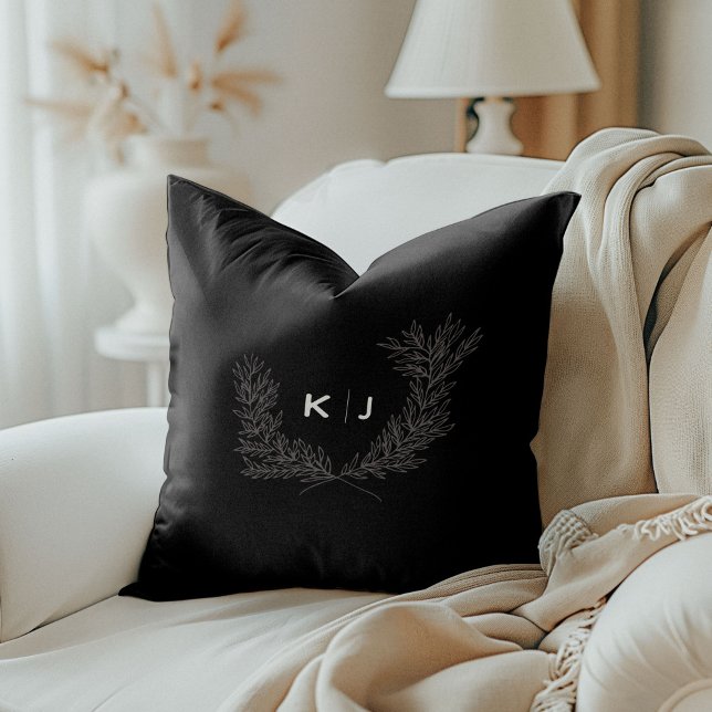 Schwarz-Distinguelles Monogramm Kissen (Black Distinguished Monogram Throw Pillow)