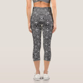 Schwarz + dunkles Silber Tribal-Muster Capri Leggings (Rückseite)