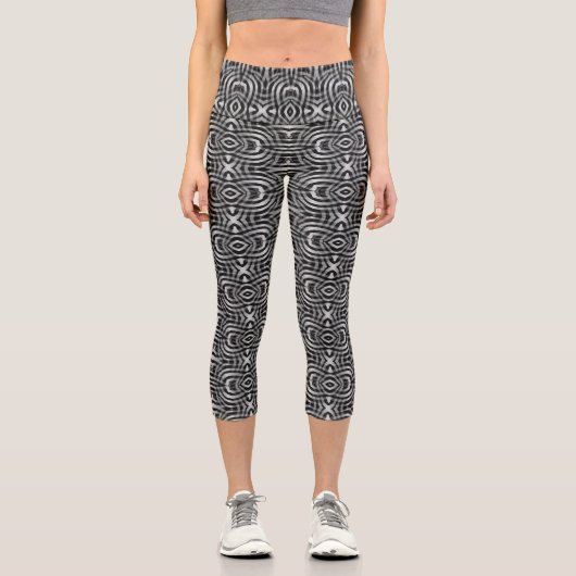 Schwarz + dunkles Silber Tribal-Muster Capri Leggings (Vorderseite)